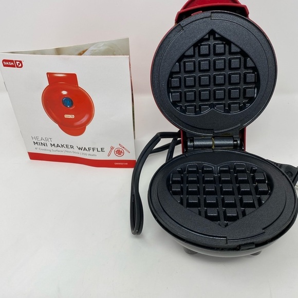 Dash Red Mini Heart Waffle Maker - Picture 4 of 10
